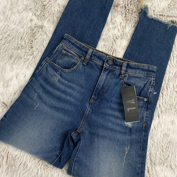 Women Straight Leg Jeans | HALE Jeans Size 25 | High Rise Straight Leg Jeans - Picture 3 of 14